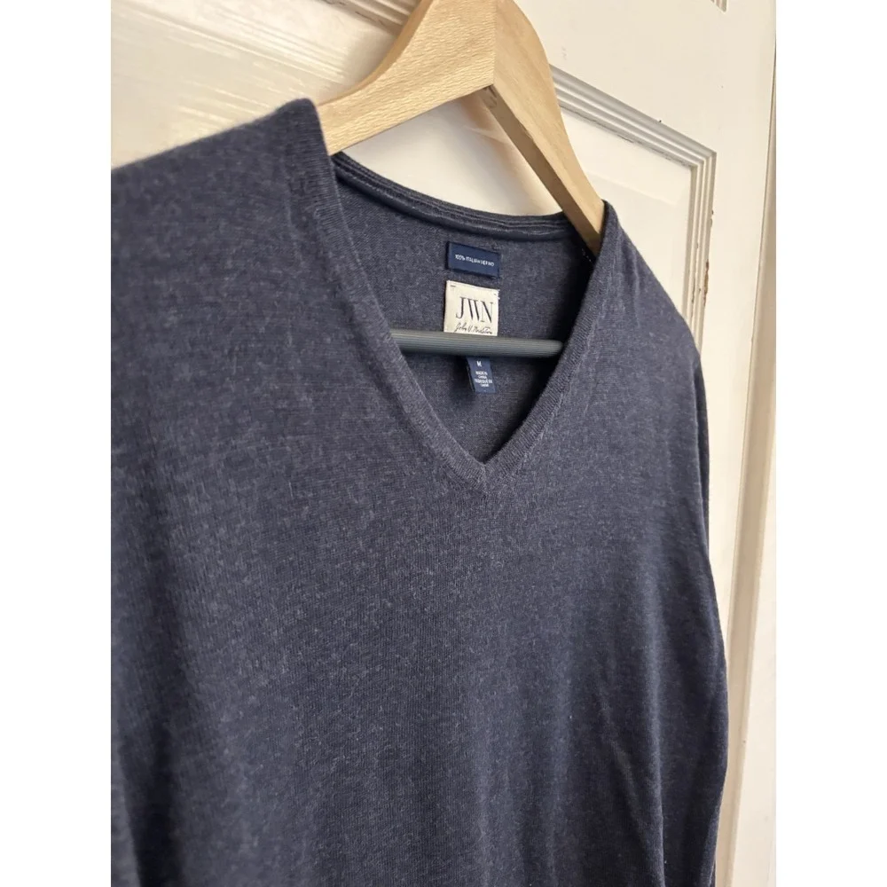 John W Nordstrom JWN Men's Navy V-Neck Sweater 100% Italian Merino Wool Size M